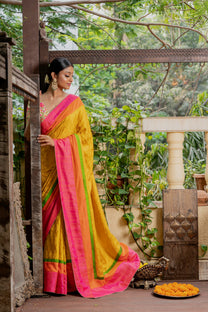 Handwoven Banarasi Saree Set